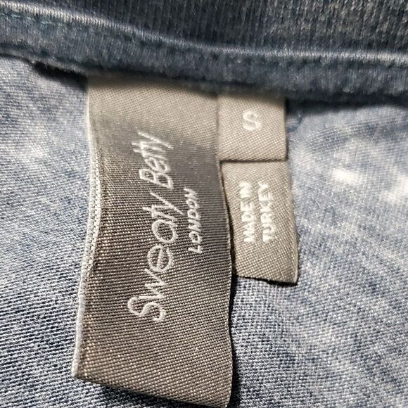 Sweaty Betty Blue & White I Will Sweat For Champagna Oversized Top - Picture 3 of 3